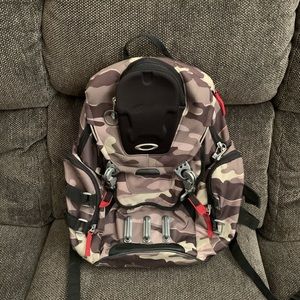 Oakley “Kitchen Sink” laptop backpack